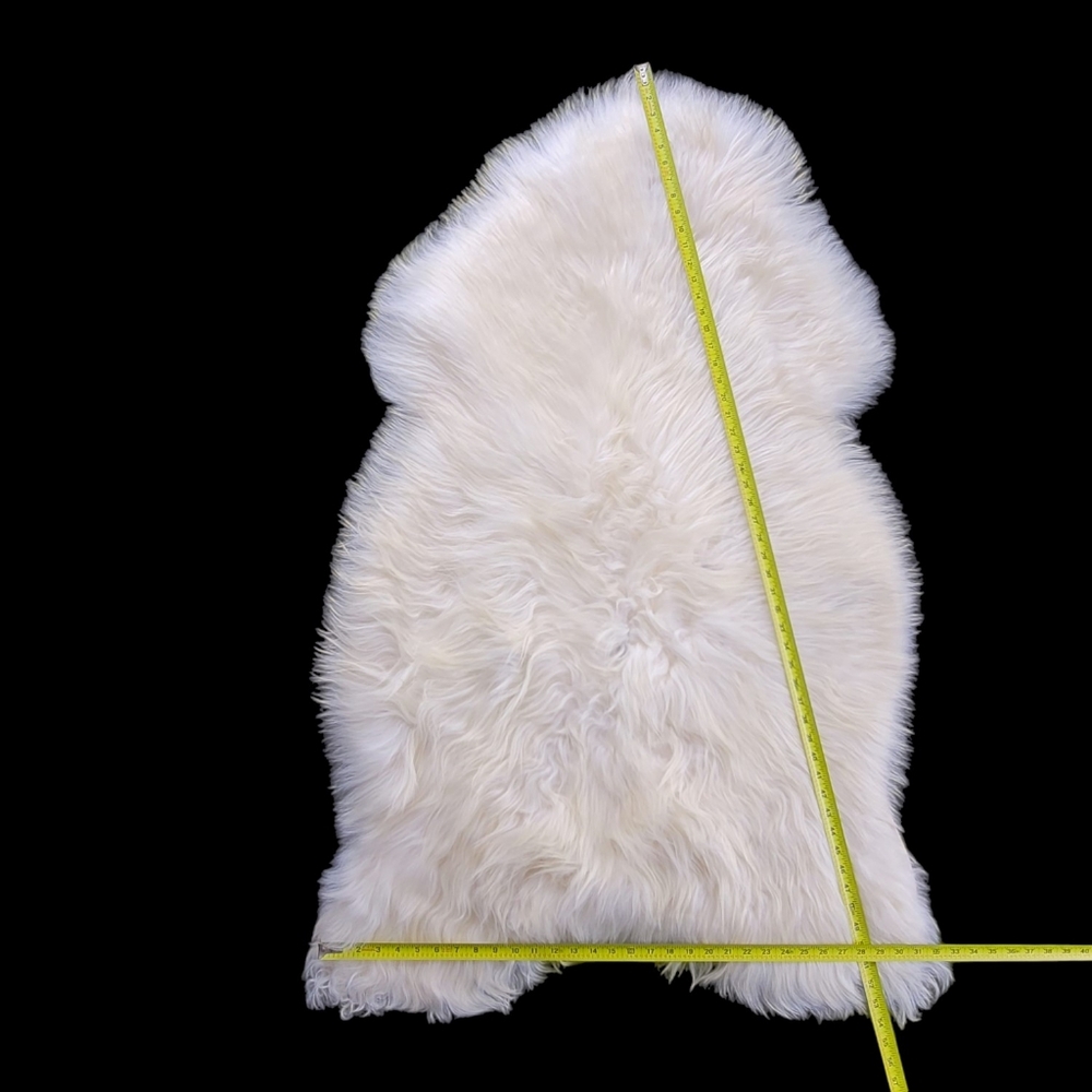 Enormous Icelandic Sheepskin Hides – Limited Availability - Picture 12 of 13